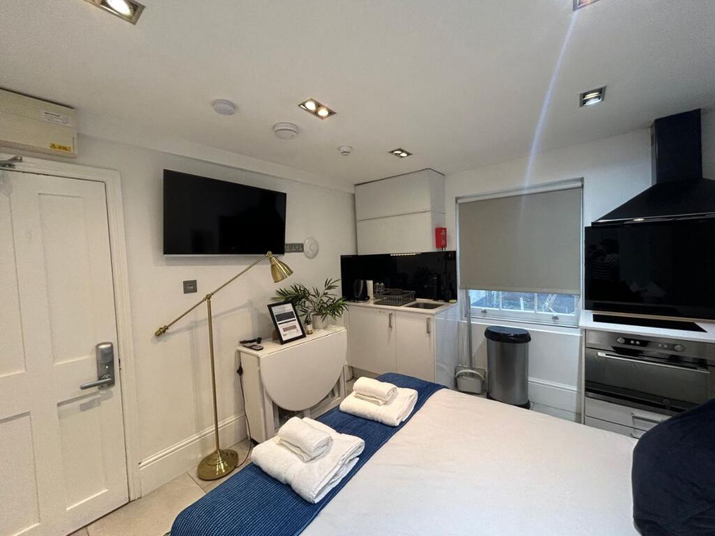 Studio flat for rent