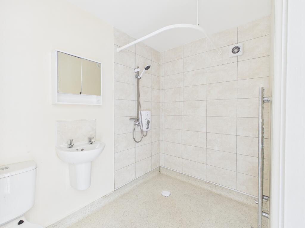 House in Warrington, Westy, Latchford - More