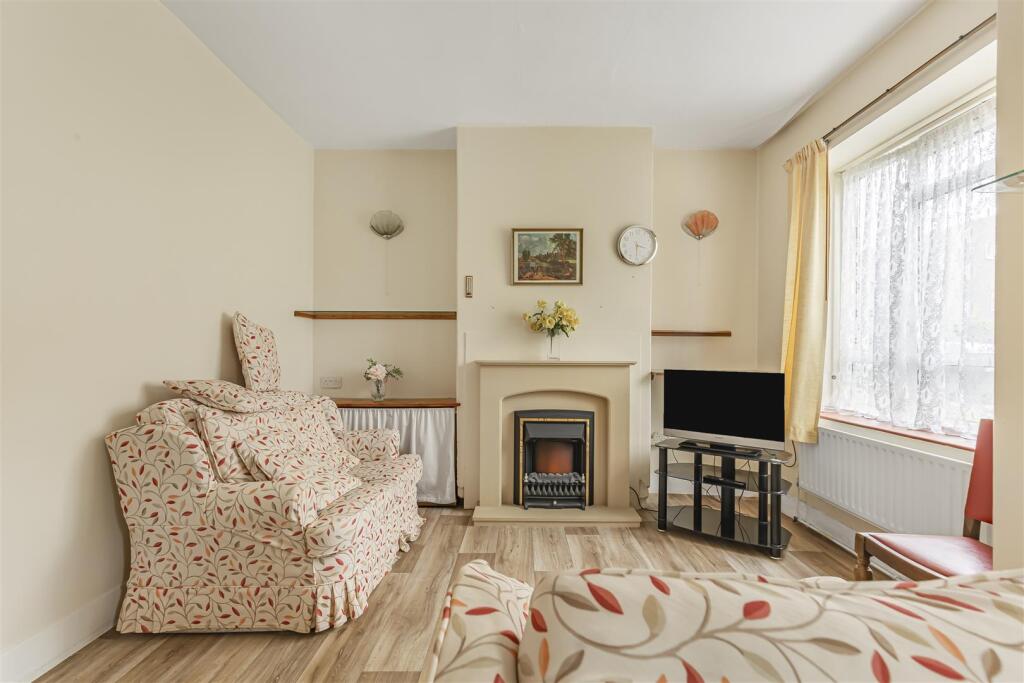 Toland Square, Putney, SW15 photo 2