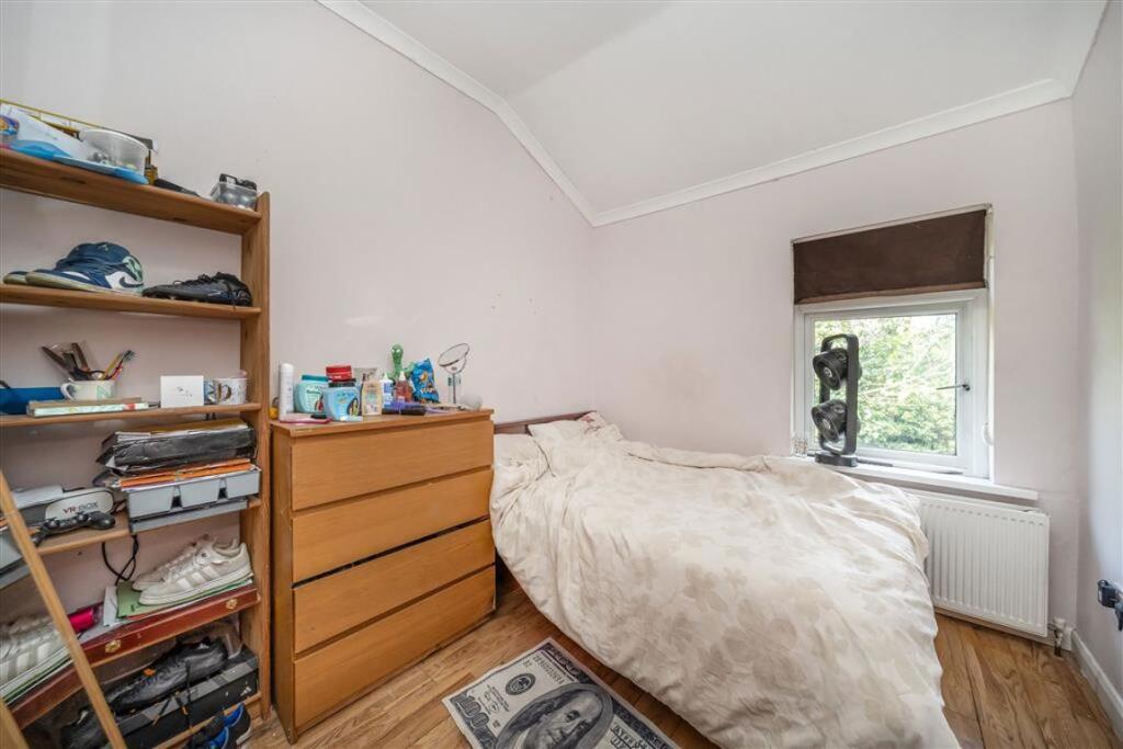 House in London - View 5