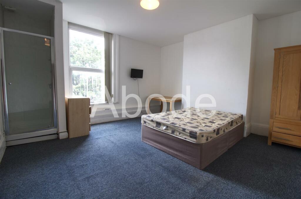 8 bedroom house for rent