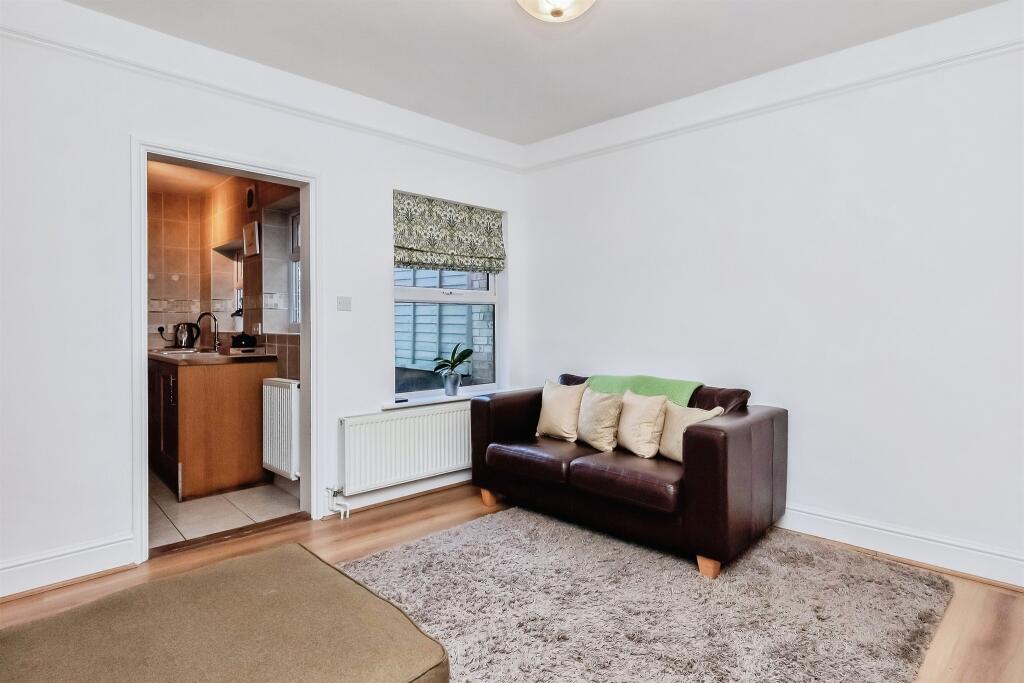 House in South Kesteven, Stamford - View 4