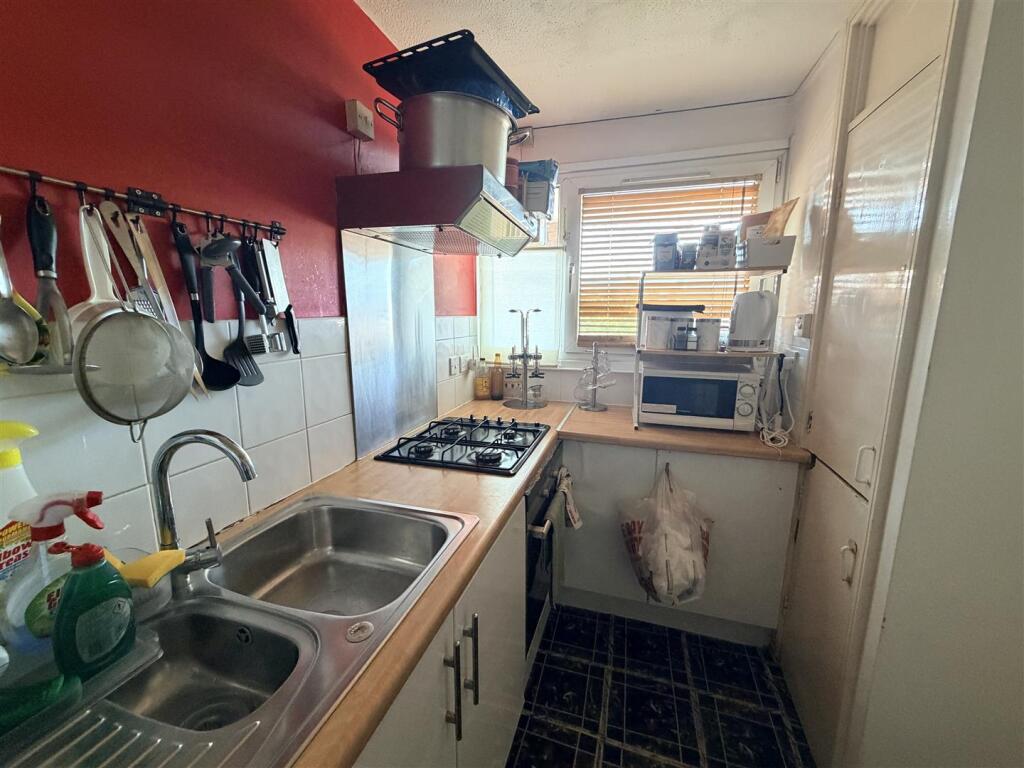 Apartment in London - View 5