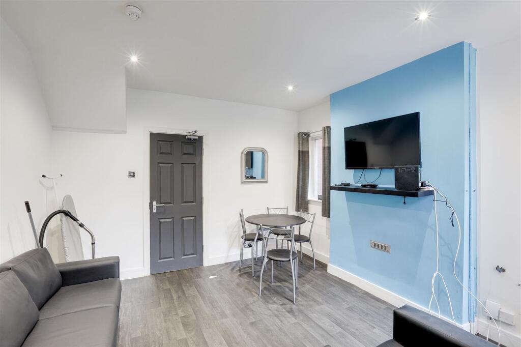Portland Road, Hucknall, NG15 photo 4