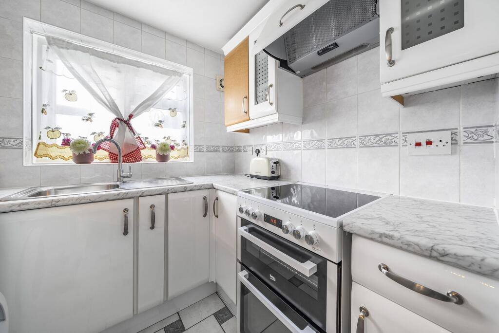 Apartment in London - View 5