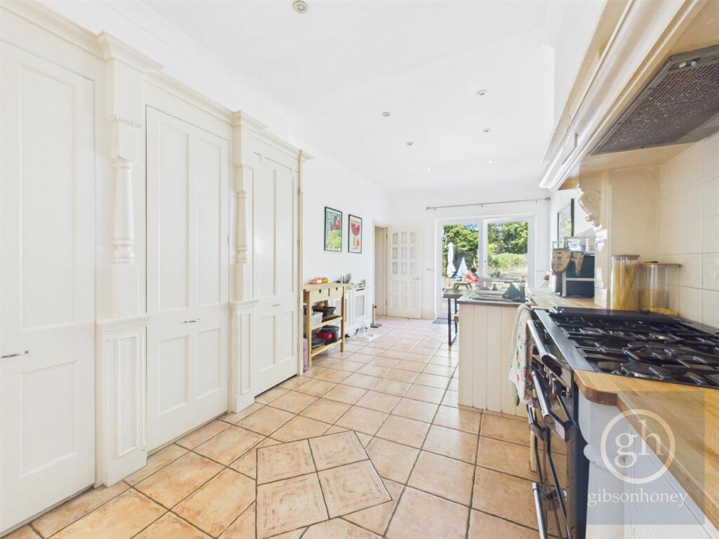House in Southall - View 4