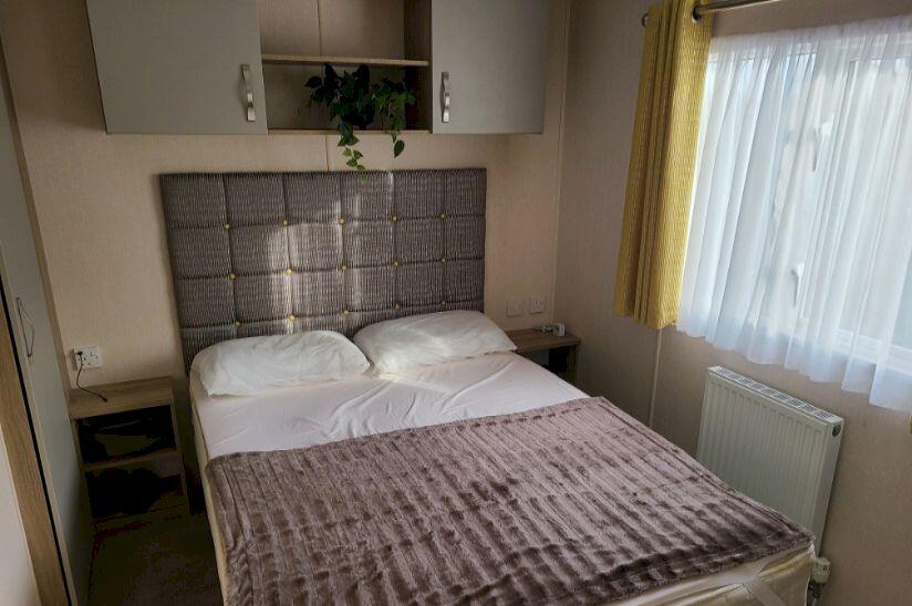 Carnaby Oakdale Centre Lounge 2021, Waveney Valley Lakes, Wortwell, Norfolk, IP20 0EJ - More