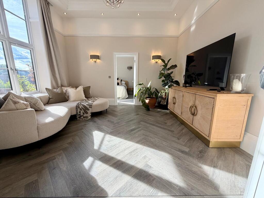 Apartment in Westbury - View 4