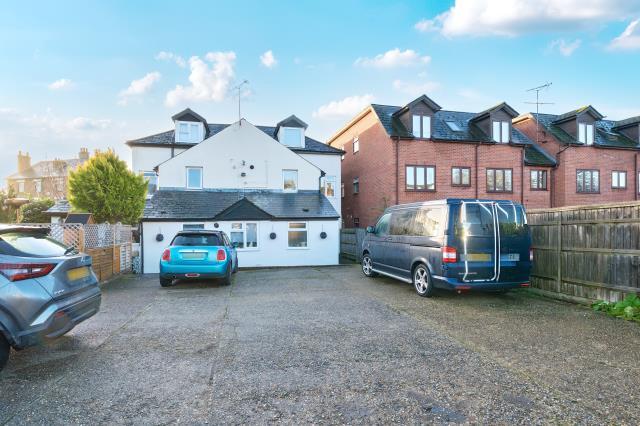 Apartment in Newbury, West Fields, Speenhamland - View 2