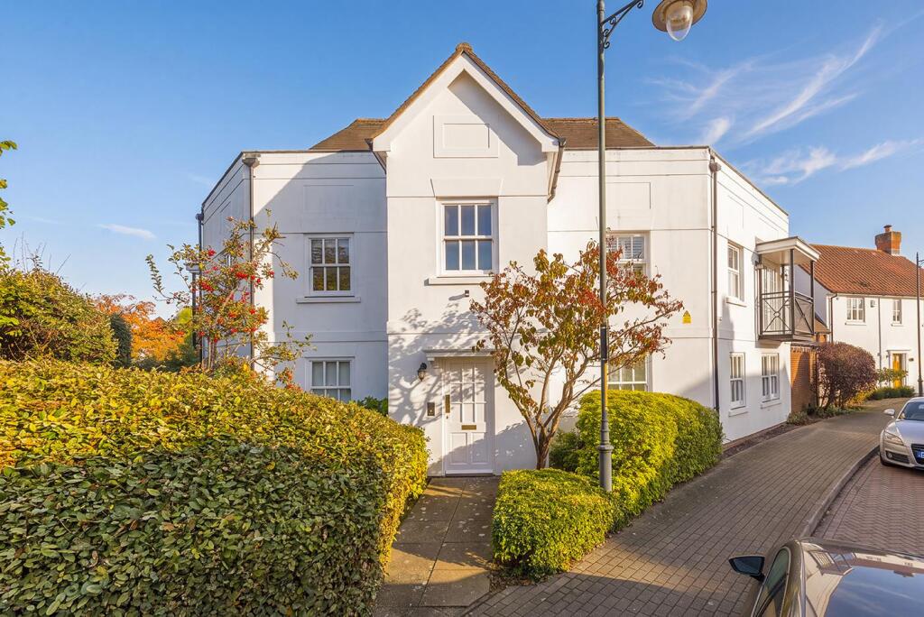 2-bed flat on Fortune Way, Kings Hill, ME19 4ET, £299,950