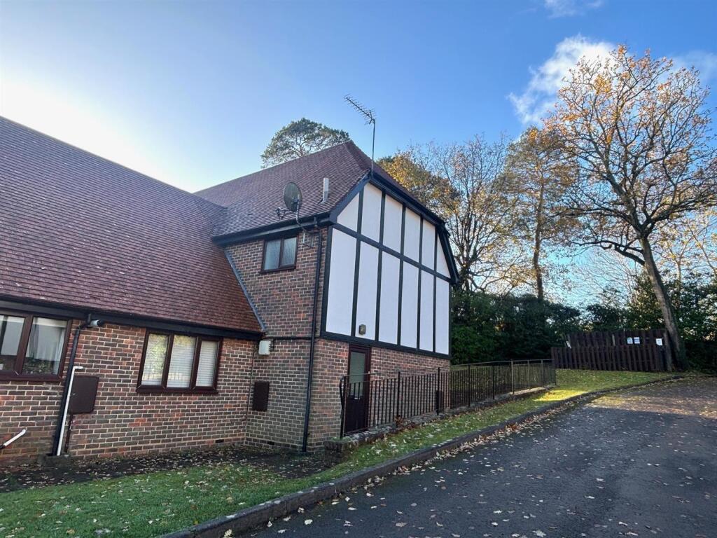 Main image of property: Broad Ha Penny, Farnham, GU10 4TF