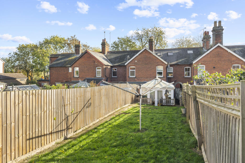 The Causeway, Dunmow, Essex, CM6 photo 2
