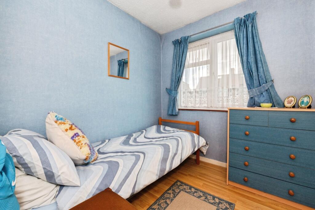 House in Dartford - More
