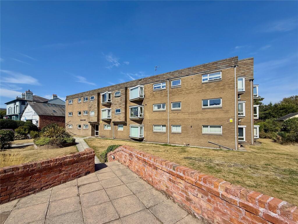 2-bed flat on Poplar Bank, Southport, PR9, £129,950