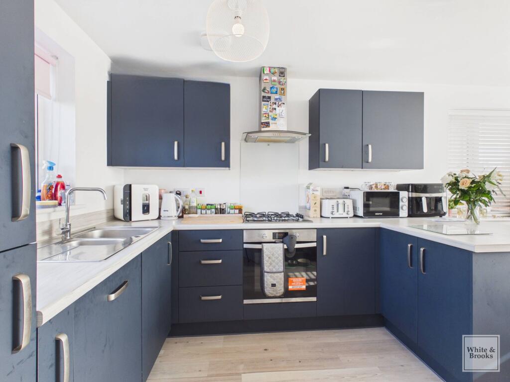 House in Portsmouth - More