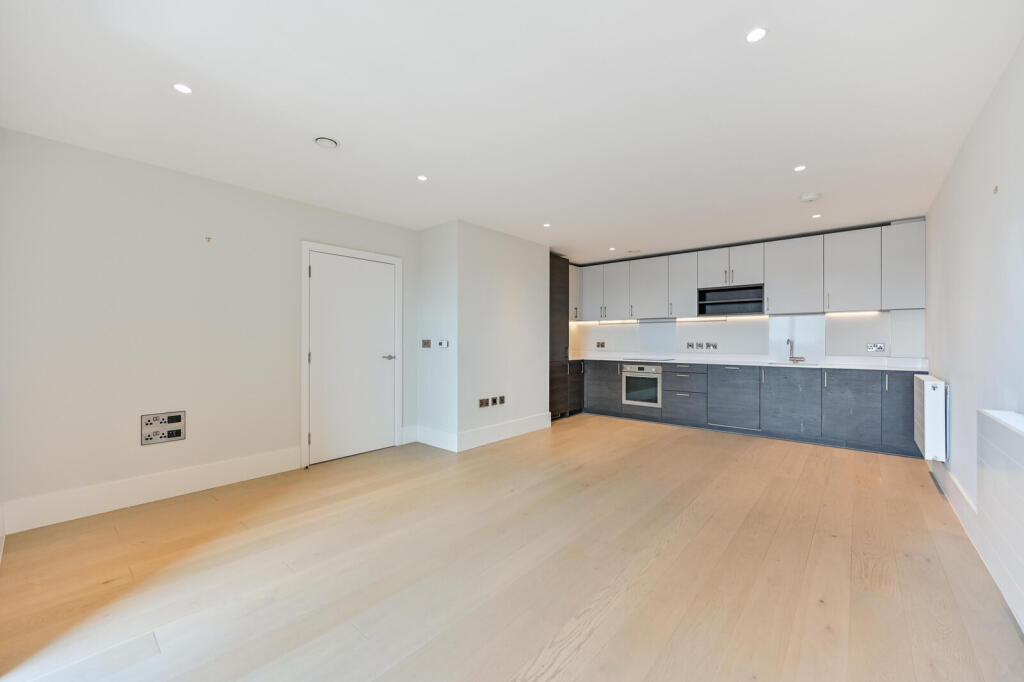 Apartment in Twickenham - View 2