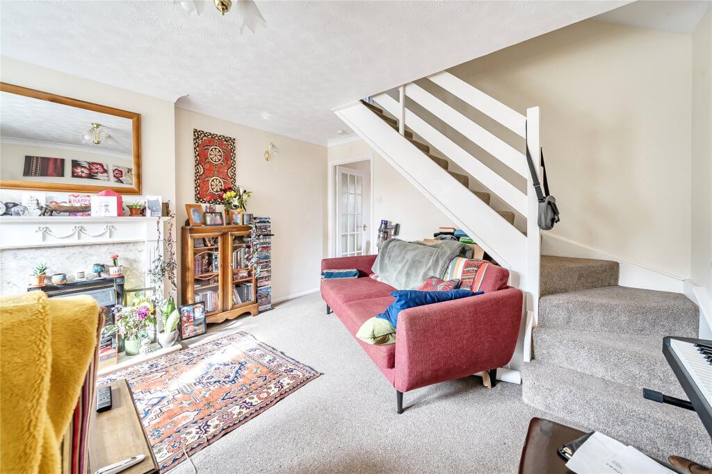 Westwood Close, Great Holm, Milton Keynes, Buckinghamshire, MK8 photo 4