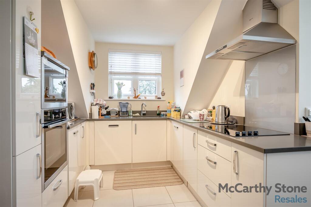 Orchard Gate, Banbury Road, Stratford-Upon-Avon, CV37 7HT photo 3