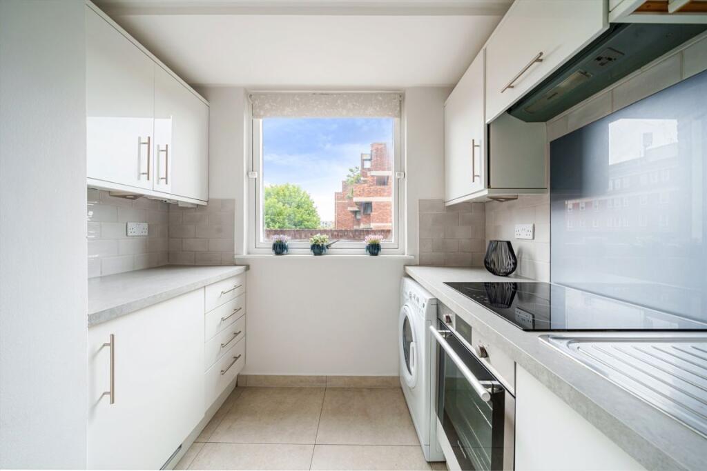 Apartment in London - View 3