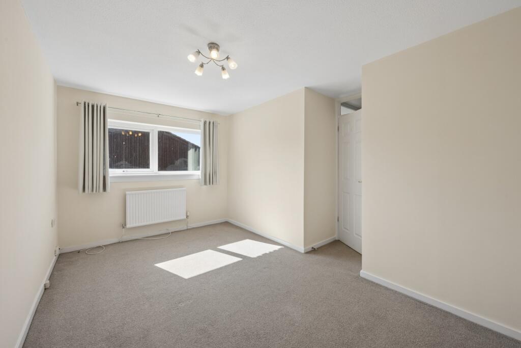 House in Warrington, Oakwood, Birchwood - More