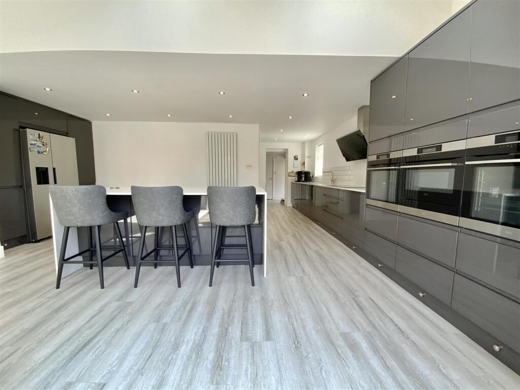 House in Newport Pagnell, City of Milton Keynes - View 4