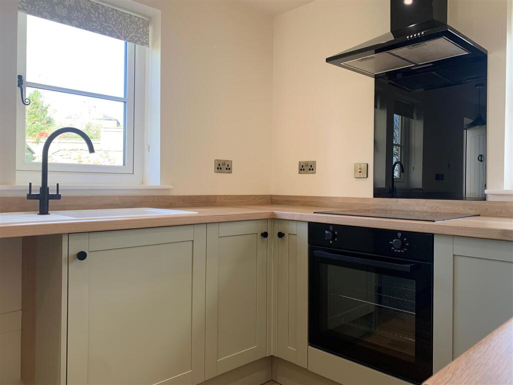 Additional image 10 of Warren Fold, Hurst Green