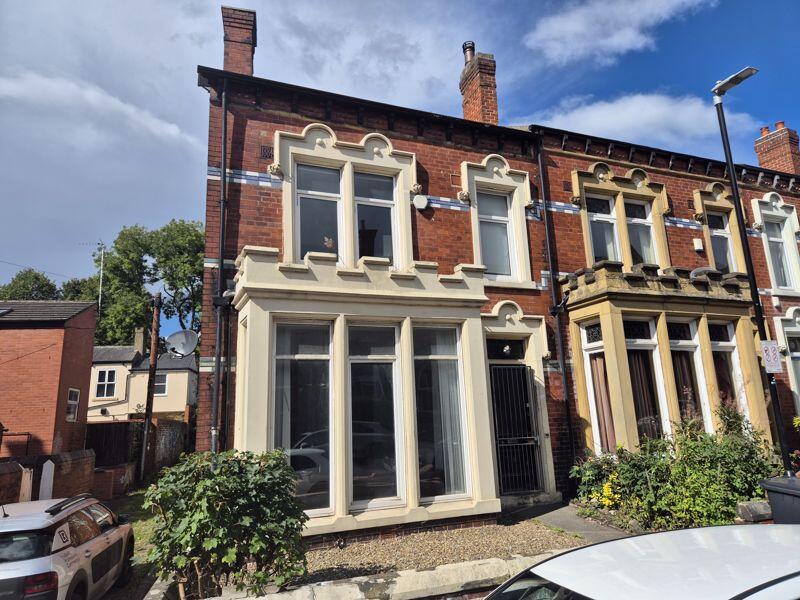 6-bed terraced on Regent Park Avenue, Leeds, £550,000