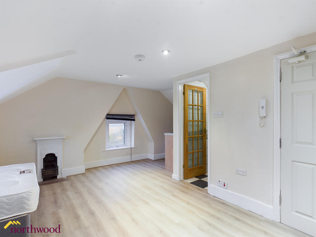 Main image of property: Middleton Road, Banbury, OX16