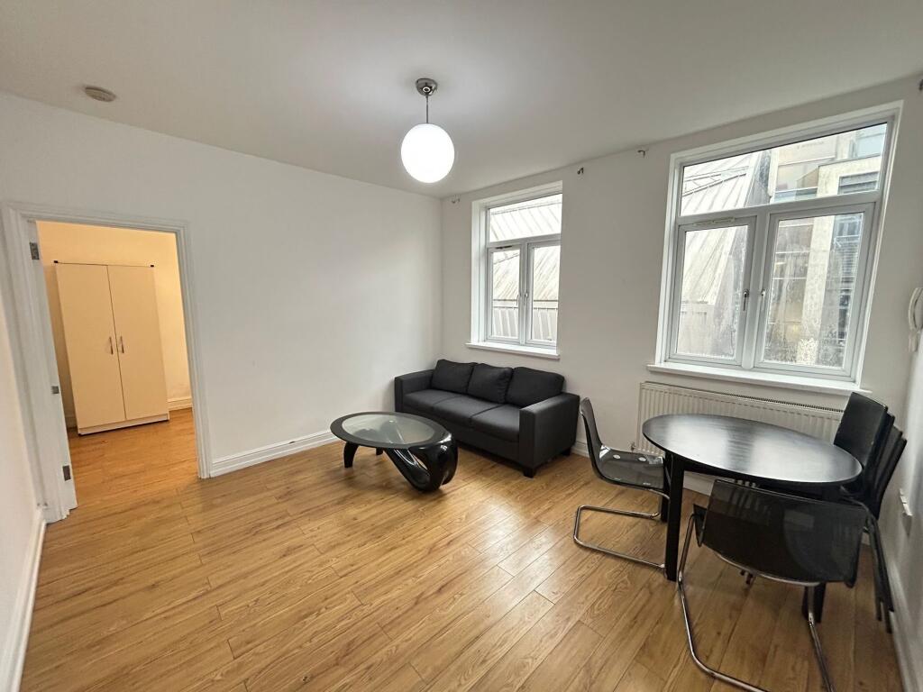 Apartment in London - View 2