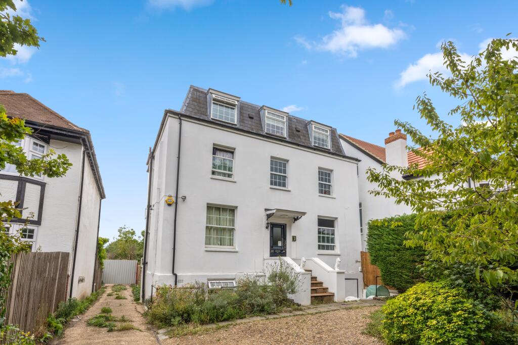 1 Bedroom Flat in SE25 6BS