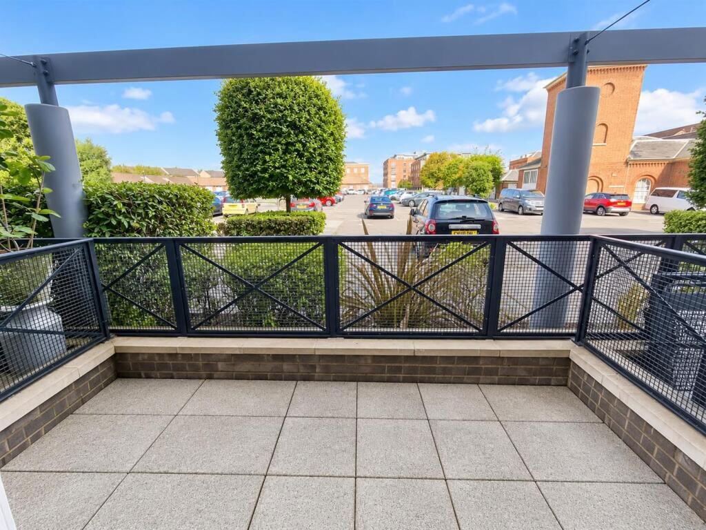 Apartment in Gosport, Hampshire - View 2