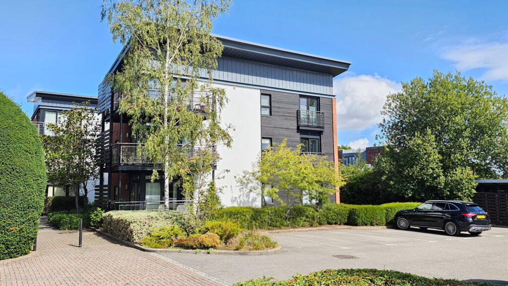 Main image of property: Maplespeen Court, Newbury, RG14 1NL