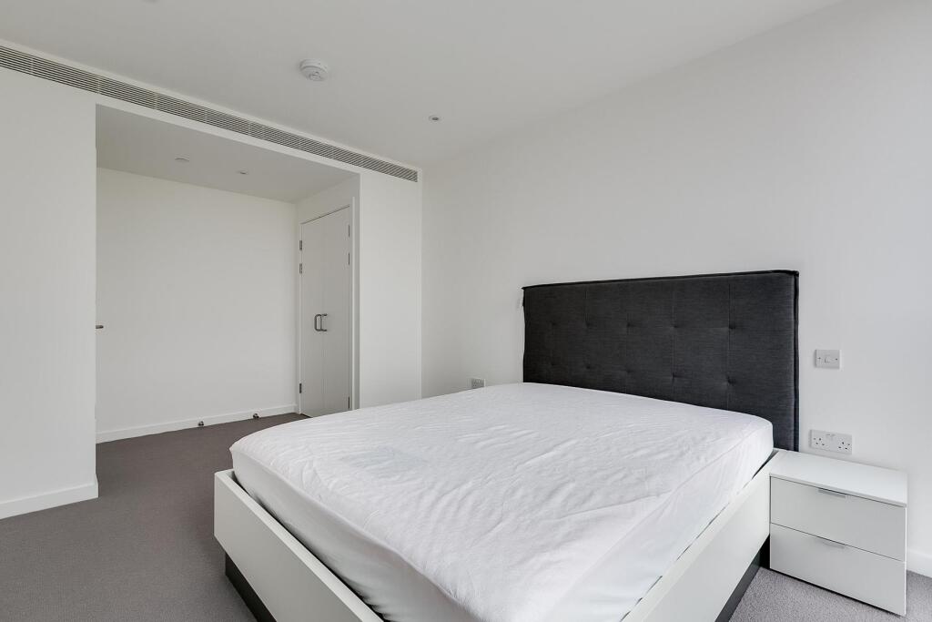 Apartment in London - More