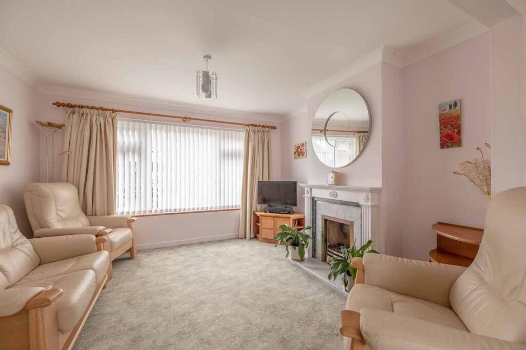 Hazell Way, Stoke Poges, SL2 photo 2