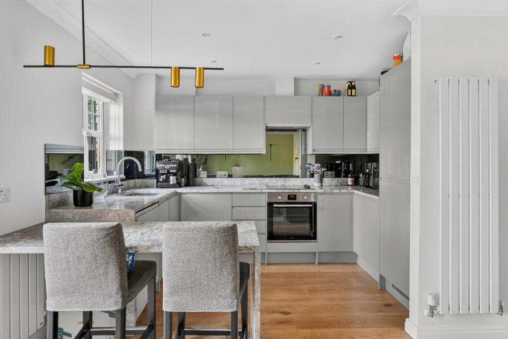 Apartment in London, West Finchley - View 3