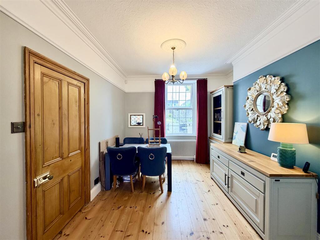 House in Plymouth, Manadon - More