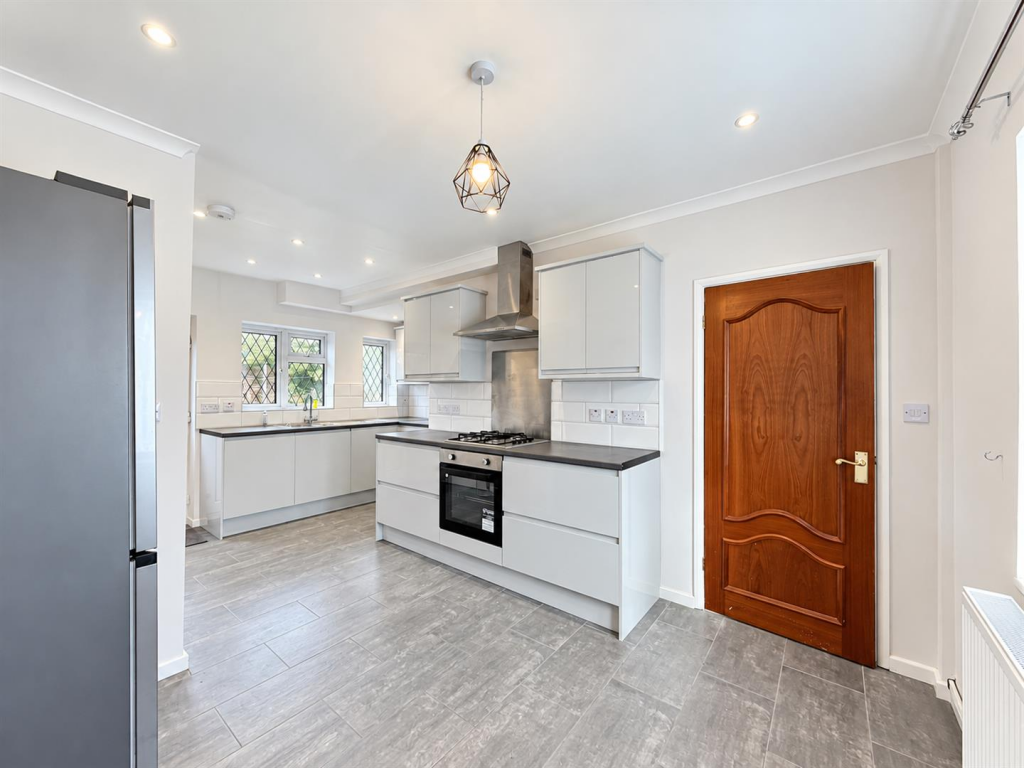 House in Spelthorne, Stanwell - View 2