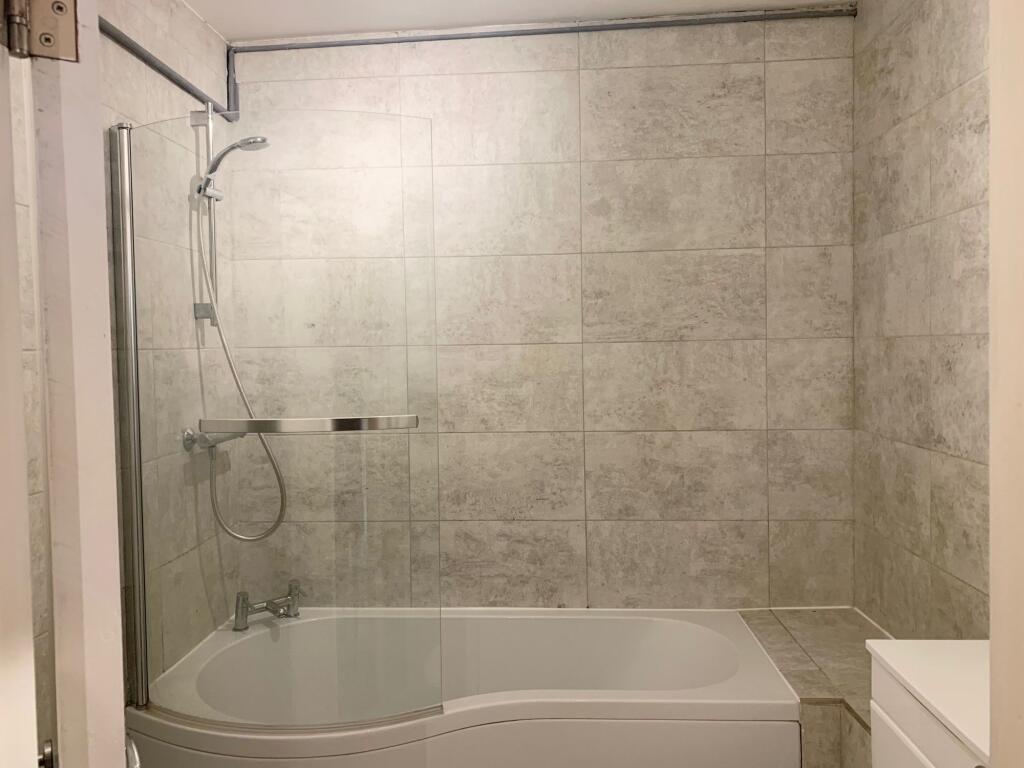 Apartment in Hove, Brighton and Hove - View 4