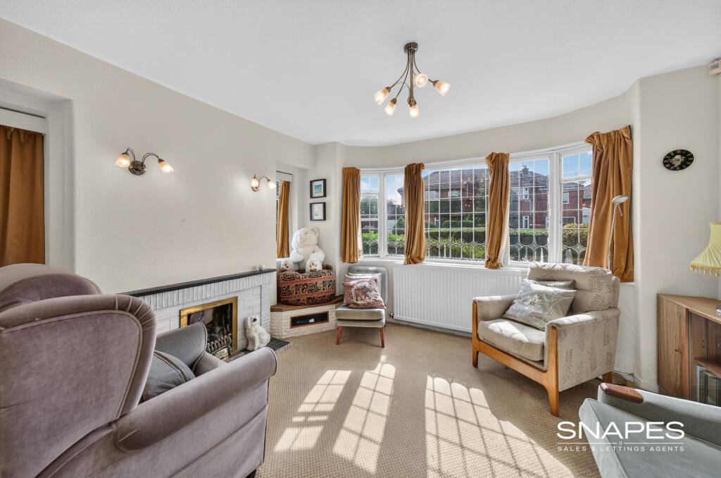 House in Stockport, Cheadle Hulme - More