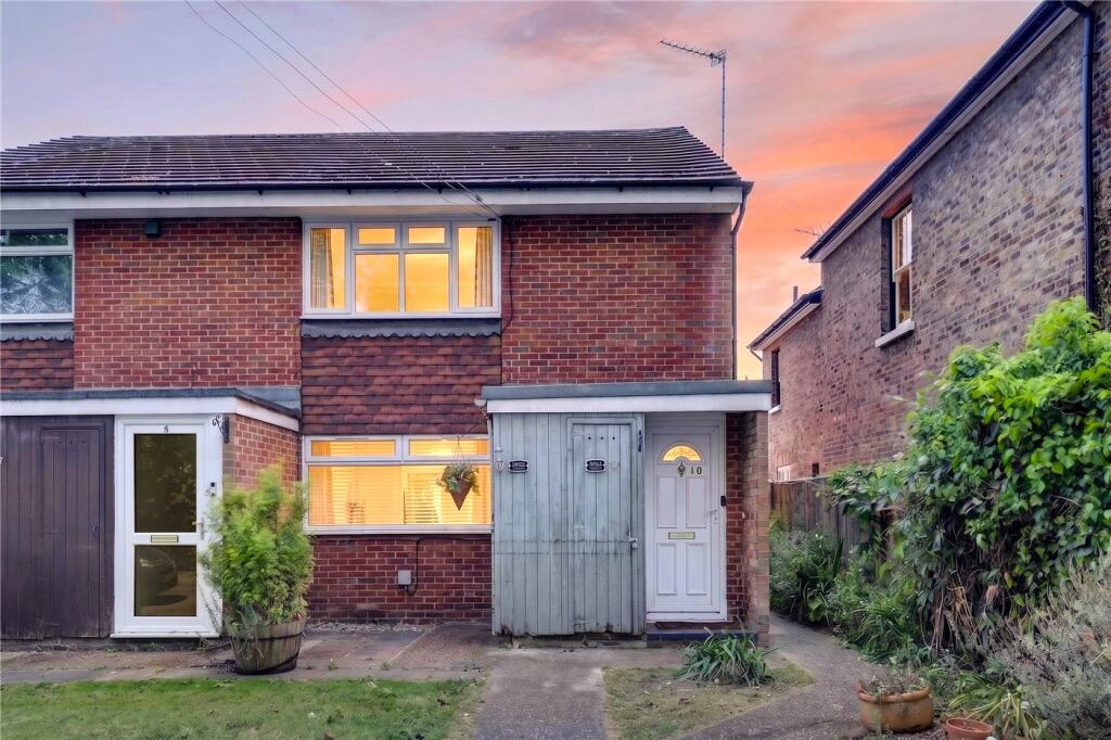 Main image of property: Green Lane, Addlestone, Surrey, KT15