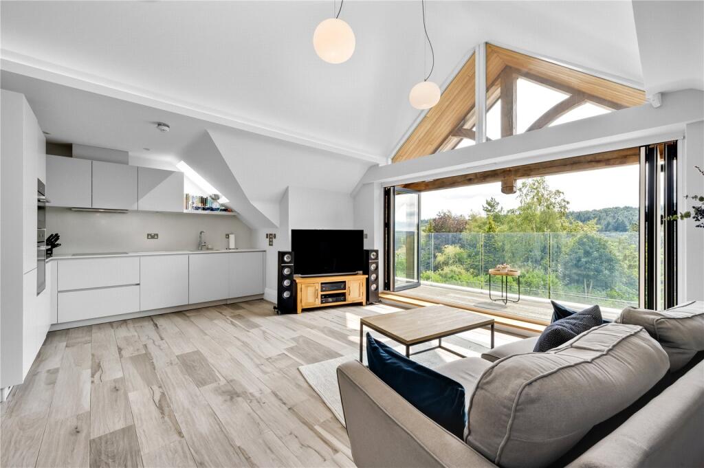 Apartment in Guildford, Surrey - View 4