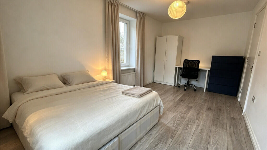 Main image of property: Tarbert Walk, Shadwell