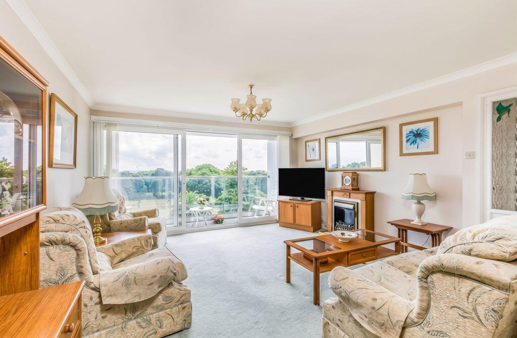 Apartment in Portsmouth, Southsea - View 2