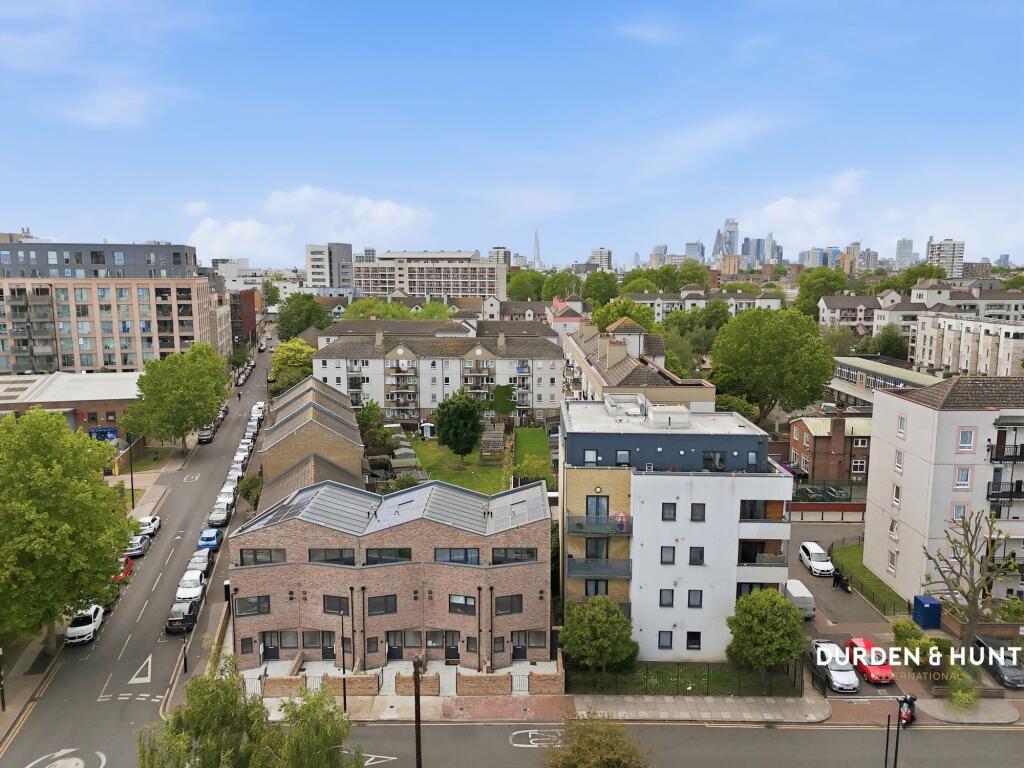 4 bedroom end of terrace house for rent