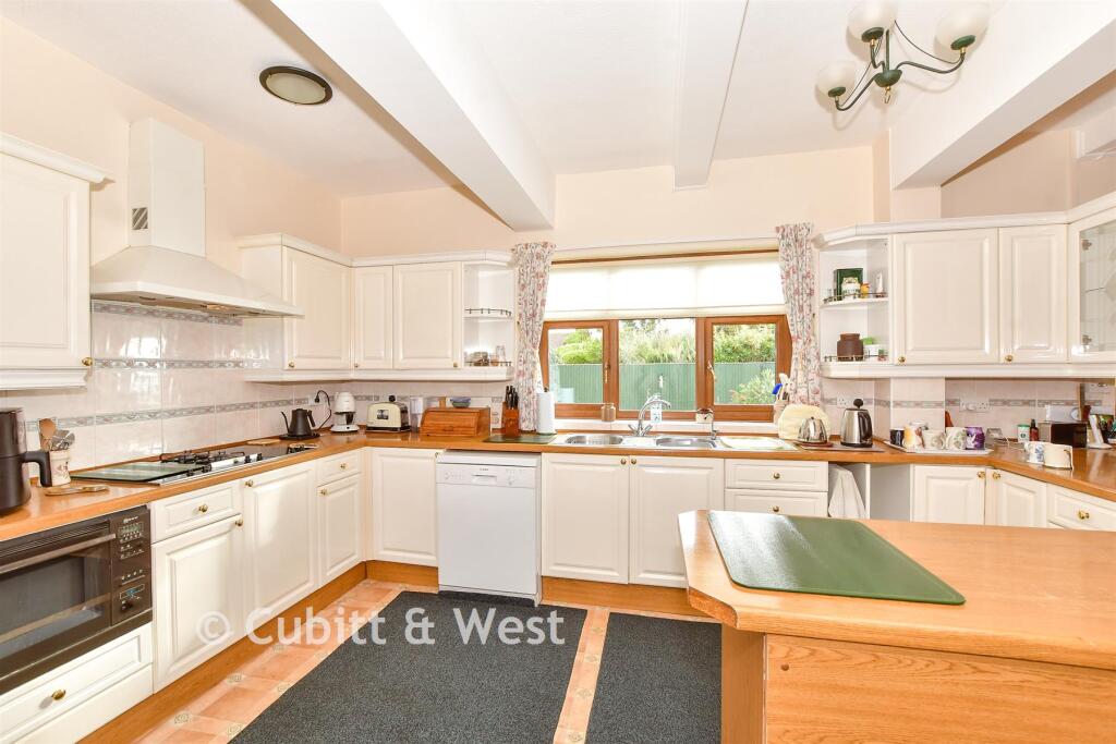 House in Havant, Hampshire - View 5