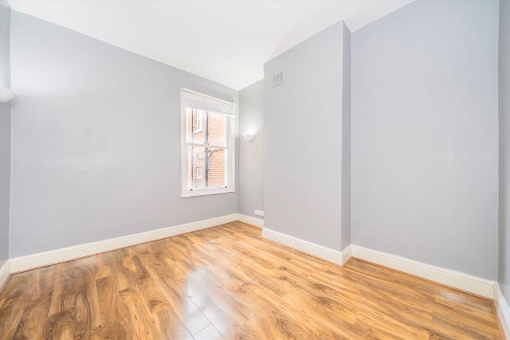 Apartment in London - View 5