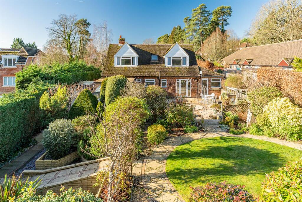 Additional image 32 of Canonsfield Road, Welwyn