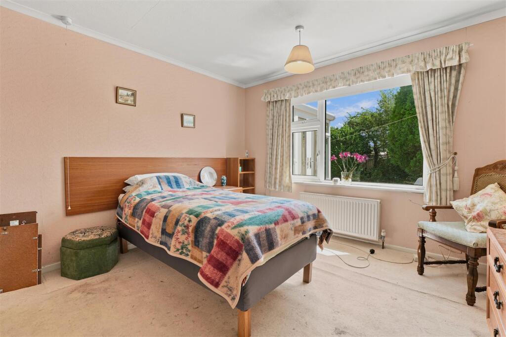 Park Lane, Frampton Cotterell, Bristol photo 4
