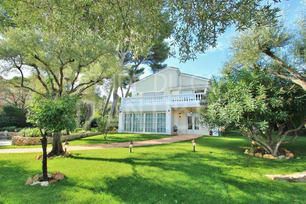 Main image of property: Provence-Alps-Cote d`Azur, Alpes-Maritimes, Antibes
