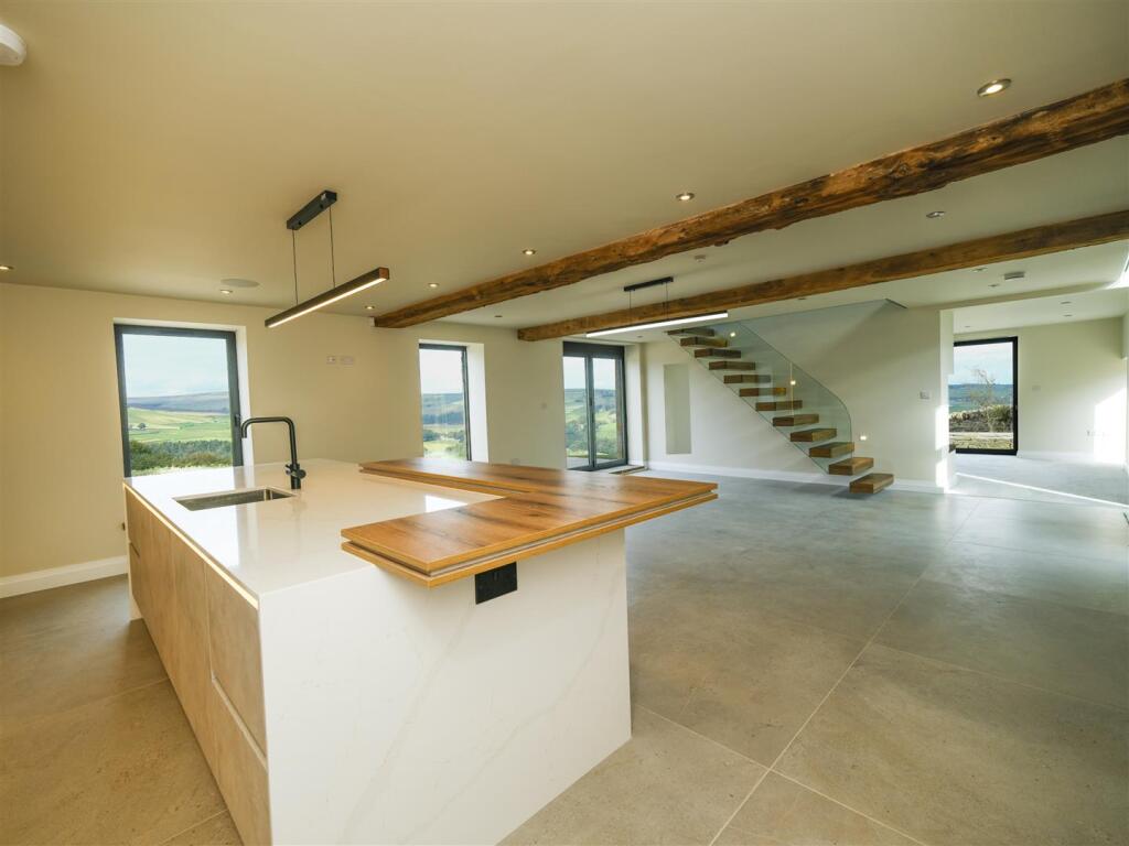 West Barn, Moss Edge Farm, Holmbridge HD9 photo 4